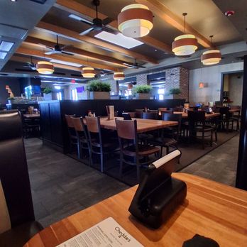 Cheddar's Scratch Kitchen - Inside - Comfort Food Near Me - Kissimmee, Florida