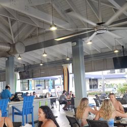 Barefoot's Beachside Bar and Grill