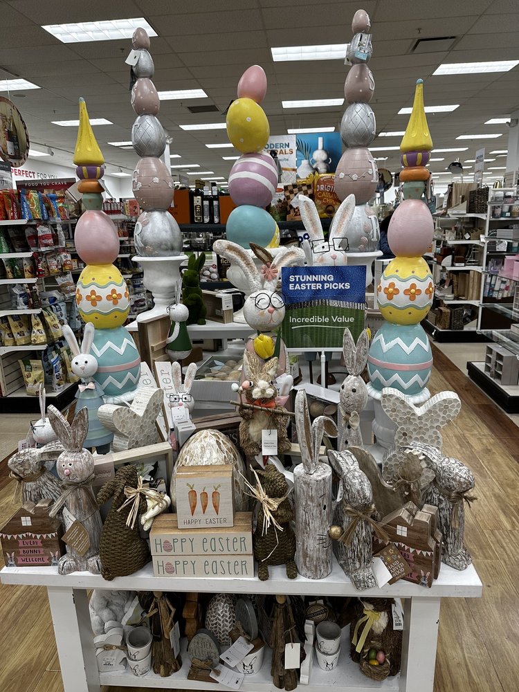 HOME GOODS Updated September 2024 10 Photos & 17 Reviews 861 Pelham Pkwy, Pelham Manor