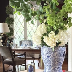 Stunning flowers by August Design
