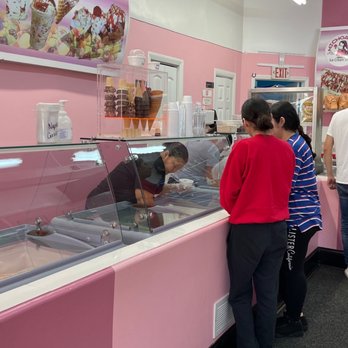 La Michoacana - May 2020 inside Store - Ice Cream & Frozen Yogurt Near Me - Des Plaines, Illinois