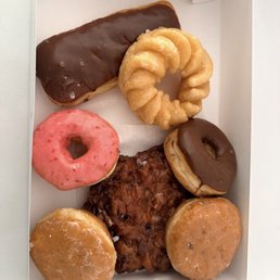 Donuts Donuts