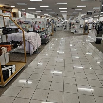 Kohl's - Inside the store - Men's Clothing Near Me - MOORPARK, California Kohl's - Inside the store - Men's Clothing Near Me - MOORPARK, California