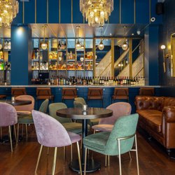 Gatsby's Landing Times Square - Trendy Restaurant & Bar