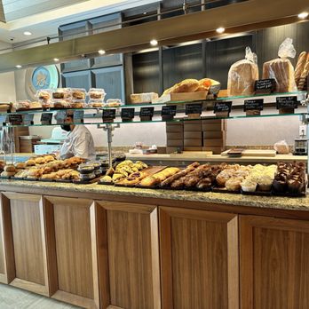 Halekulani Bakery - Bakery goods - Bakeries Near Me - Honolulu, Hawaii