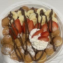 One More Scoop - Bubble waffle with strawberries, bananas and Nutella