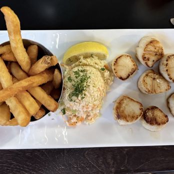 The Fundy & Dockside Restaurants - Scallop dinner with Cole slaw and fries - Seafood Near Me - Digby, Nova Scotia The Fundy & Dockside Restaurants - Scallop dinner with Cole slaw and fries - Seafood Near Me - Digby, Nova Scotia