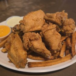 Article 15 Bar & Grill - Bone In Wings with Fries