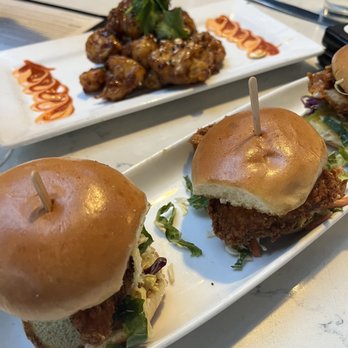 Thirsty Lion - Spicy Fried Chicken Sliders And Spicy Cauliflower - American Near Me - Denver, Colorado Thirsty Lion - Spicy Fried Chicken Sliders And Spicy Cauliflower - American Near Me - Denver, Colorado