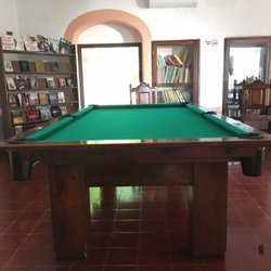 Hotel Villa de Arqueologicas - Library and pool table