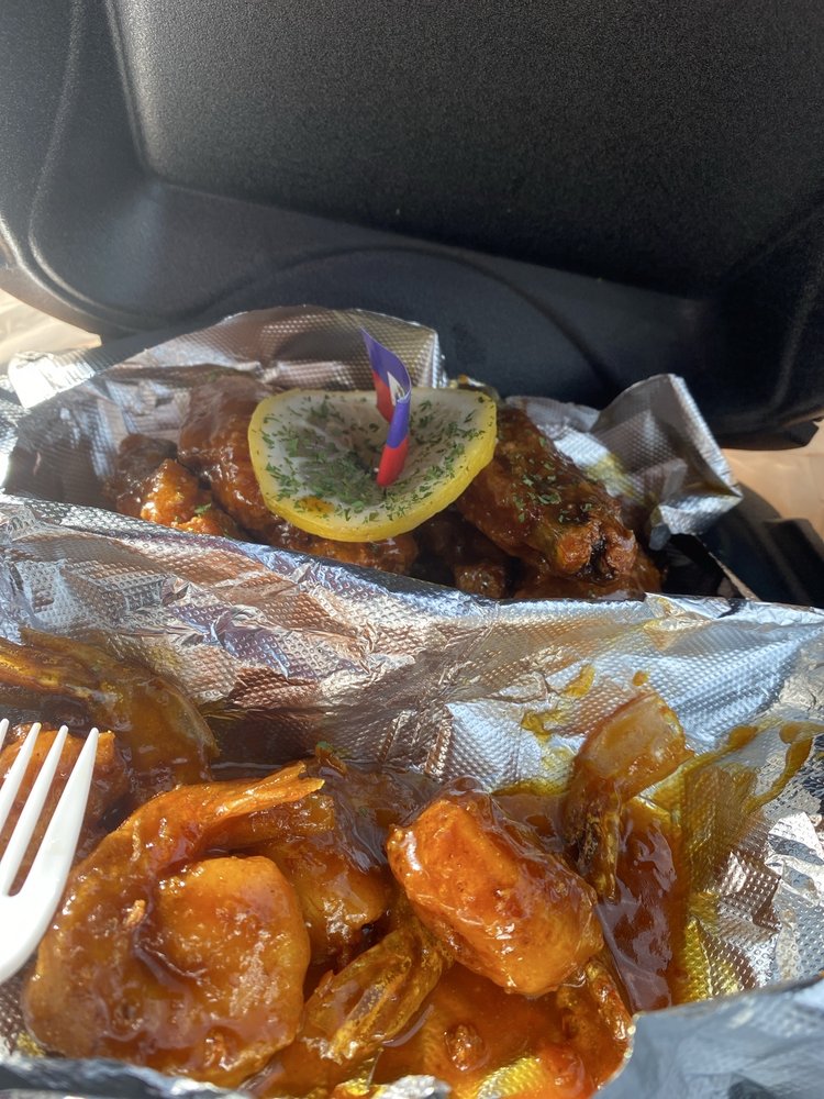 Food from Zamar Wings