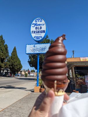 Photo of Fosters Freeze - Burbank, CA, US. Mmm what a deal $3.10