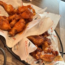 Spice Wing Woodstock - Sweet BBQ and Mango Habanero crispy wings
