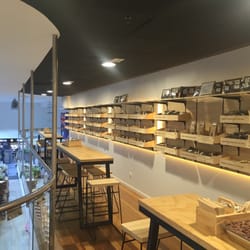 Noosa Chocolate Factory - Plenty of seating