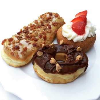 Momo's Donuts - Maple Bacon log, PB Cup & Strawberry Cheesecake - Breakfast & Brunch Near Me - Sherman, Texas Momo's Donuts - Maple Bacon log, PB Cup & Strawberry Cheesecake - Breakfast & Brunch Near Me - Sherman, Texas