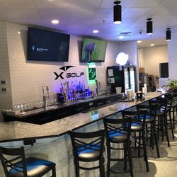 X-Golf Glenview - Bar