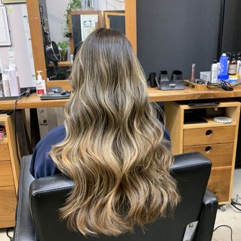Salon Vanitas - Balayage by Yuki (09/2022) - Hair Salons Near Me - Honolulu, Hawaii