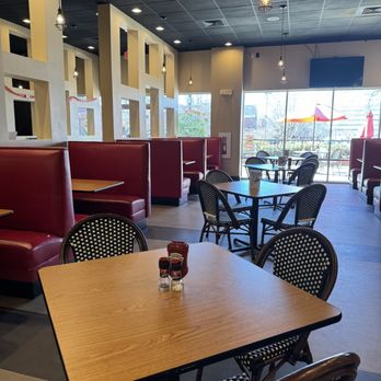 THE LOOP - Winston-Salem - Inside seating - Pizza Near Me - Winston Salem, North Carolina