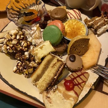 Goofy's Kitchen - American Near Me - Anaheim, California