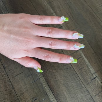 California Nails Design - Nail Salons Near Me - El Cajon, California