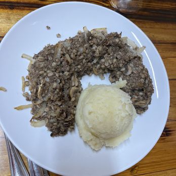 DW Diner Express & Liquor Store - Kizska- very flavorful and delicious - Polish Near Me - Channahon, Illinois