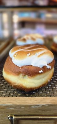 49th Parallel Café & Lucky's Doughnuts - Thurlow by null
