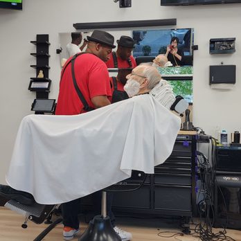 Rain City Barbershop - Great service in a comfortable clean modern shop! - Barbers Near Me - Seattle, Washington