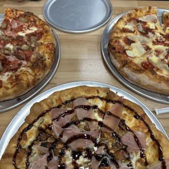 Kechy Pizza - Hungry Wolf, Bougie, Pepperoni - the best crust! - Pizza Near Me - Westminster, Maryland