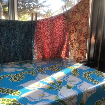 Aptos St BBQ - Cute little curtains - Barbeque Near Me - Aptos, California
