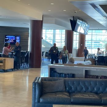 Hilton Omaha - The hotel lobby. - Hotels Near Me - Omaha, Nebraska Hilton Omaha - The hotel lobby. - Hotels Near Me - Omaha, Nebraska