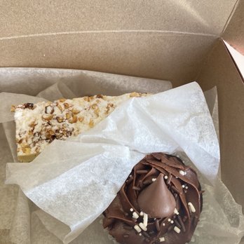 Pink Door Bakery - Chocolate cupcake - Desserts Near Me - Riverview, Florida