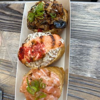 Atoyubu - Fresh salmon, grilled eel, and myungran crab - Korean Near Me - Walnut, California