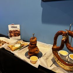 Beaches Qball - Full Kitchen open till 2AM