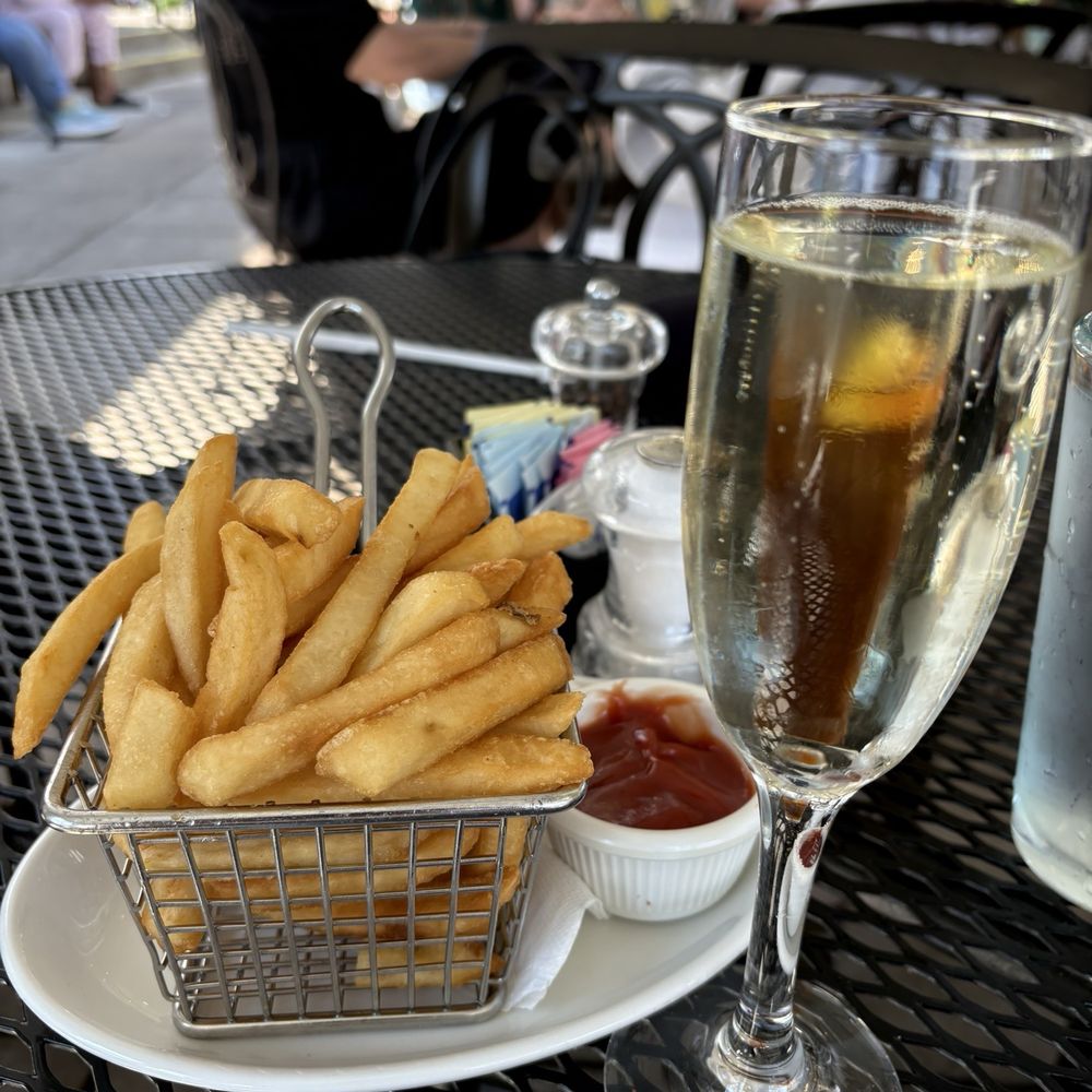 Village Tavern - Bubbles and fries - New American Near Me - Winston-Salem, North Carolina