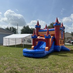 Fantastico bounce houses