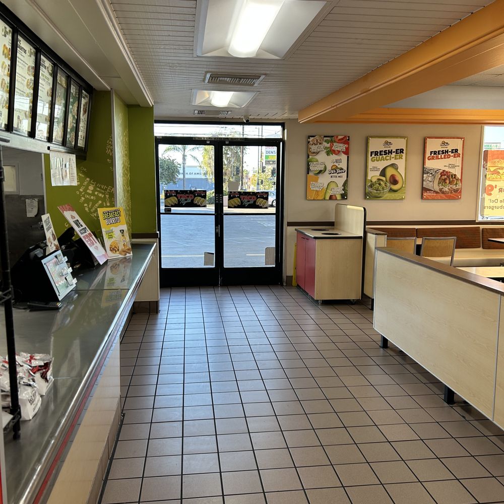 Del Taco - Inside - Mexican Near Me - North Hollywood, California Del Taco - Inside - Mexican Near Me - North Hollywood, California
