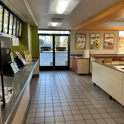 Del Taco - Inside