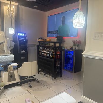 Relaxation Nails & Spa - Bar!!! From which I haven't been offered a drink.... At least not yet! Been here 45 minutes already!!!! - Nail Salons Near Me - Wilmington, Delaware