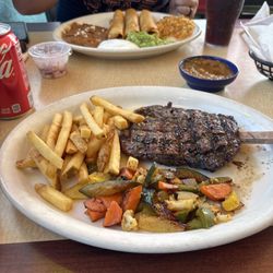 El Barquito - Steak and fries