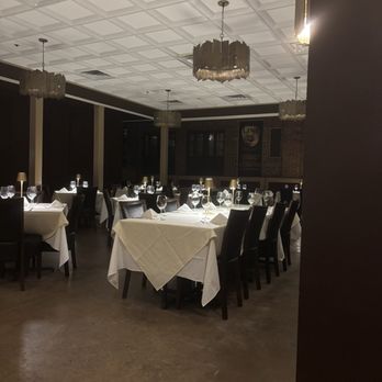 BoVine Steakhouse - Dining area around 5 pm - Steakhouses Near Me - Winter Park, Florida