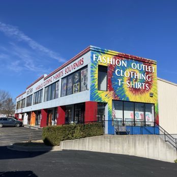 Carolina Discount Outlet - Gift Shops Near Me - Branson, Missouri Carolina Discount Outlet - Gift Shops Near Me - Branson, Missouri