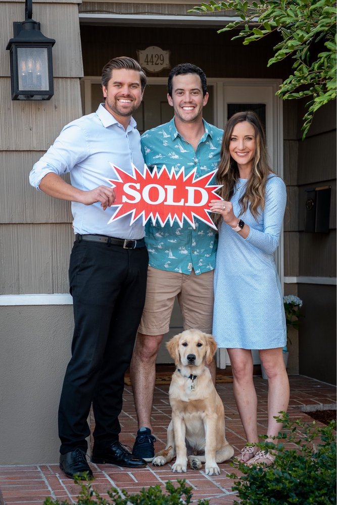 MOORE REALTY GROUP COLDWELL BANKER Updated October 2024 19