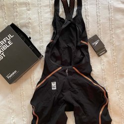 Speedo USA - Suit ripped along the seam, which Speedo acknowledges is a defect, yet I can't seem to get a refund. Grrrrr.