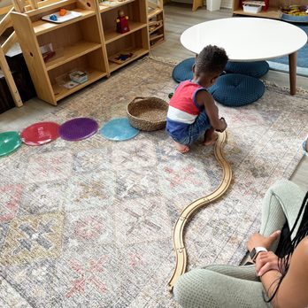 El Nido - Building tracks for trains - Montessori Schools Near Me - Missouri City, Texas El Nido - Building tracks for trains - Montessori Schools Near Me - Missouri City, Texas