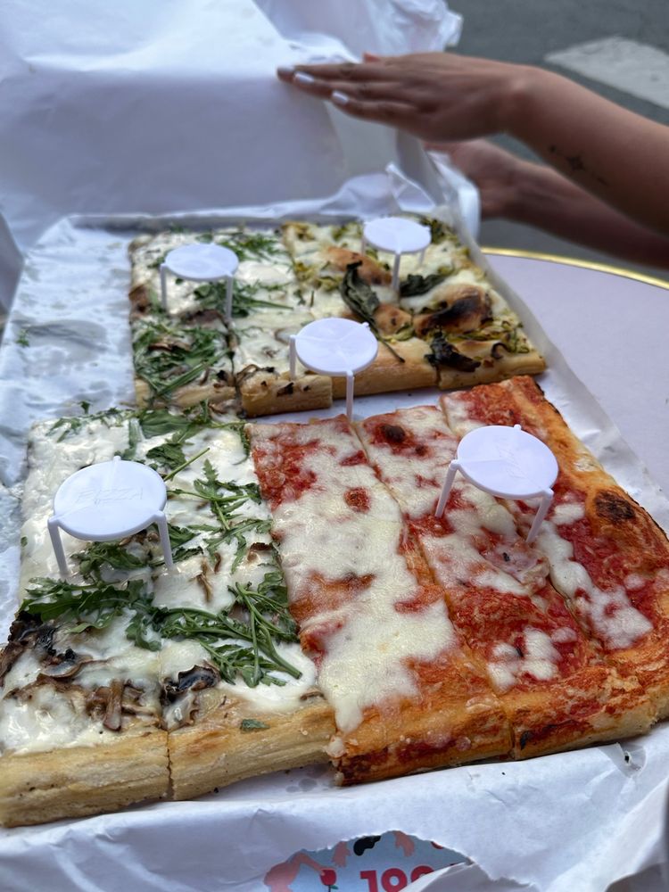 Pizza Di Loretta