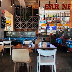 Simply Capri - Main dining room & bar
