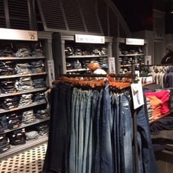 hollister jeans in store