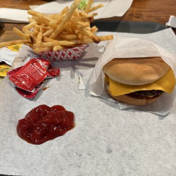 Willie's Burgers - Hammer 4 with fries - American Near Me - Sacramento, California Willie's Burgers - Hammer 4 with fries - American Near Me - Sacramento, California