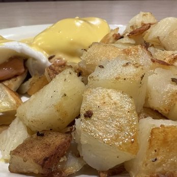 Nat's West Cafe - Eggs Benedict with lox - Breakfast & Brunch Near Me - Canoga Park, California