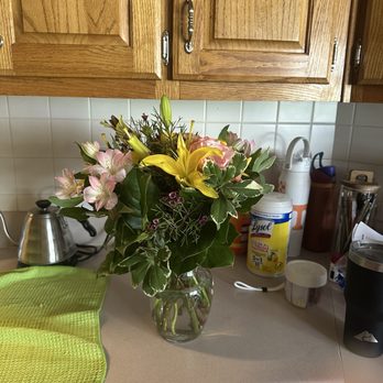 Flowers By Nora - Floral Designers Near Me